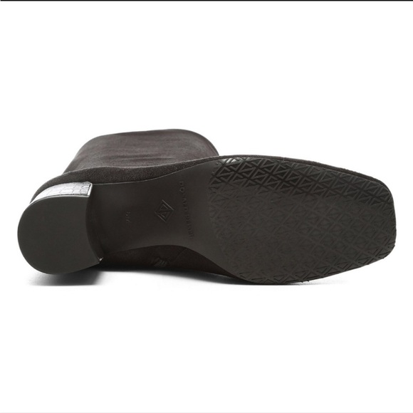 NIB Donald Pilner ‘Cassidy’ Suede Boots - Picture 4 of 9